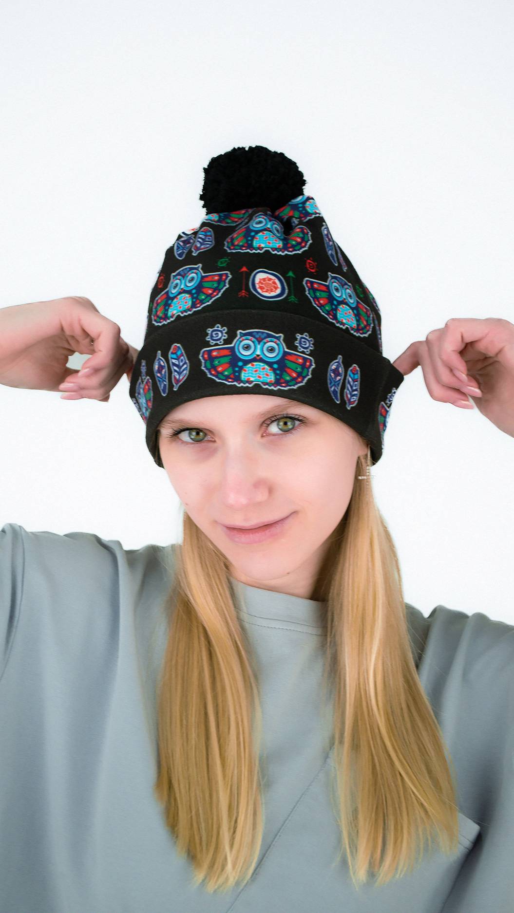Шапка с помпоном СОВА УЗОР (черная)