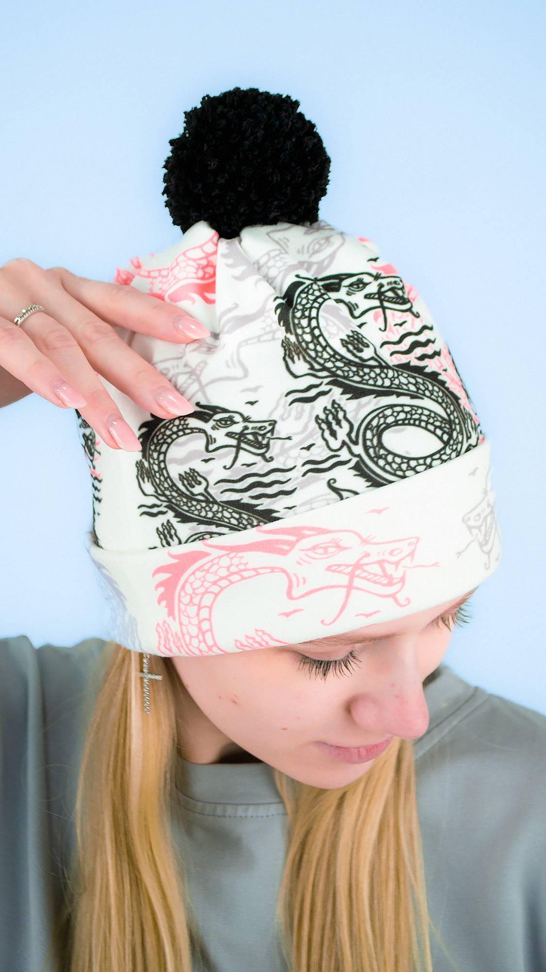 Шапка с помпоном ДРАКОН ГЛОБАЛ УЗОР (белая)