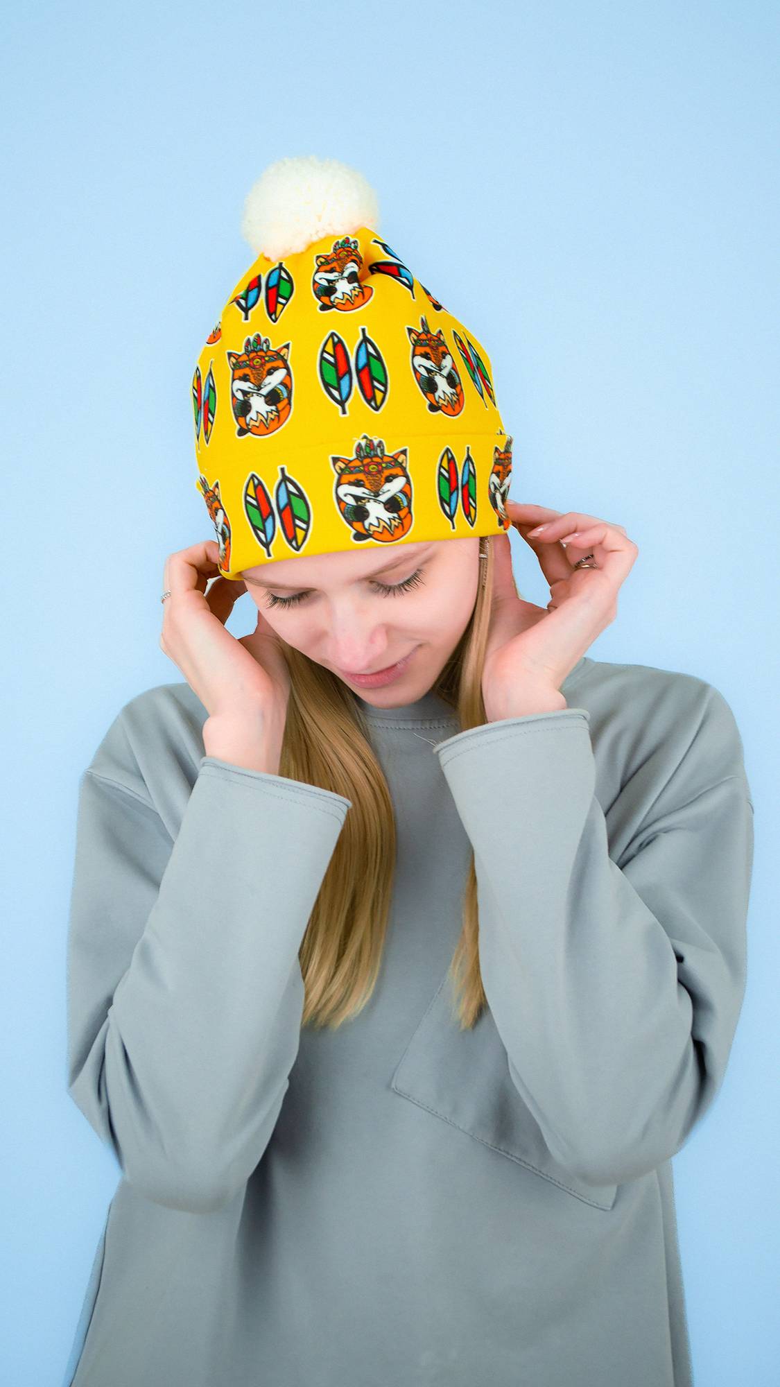 Шапка с помпоном ЛИСЯ УЗОР (желтая)