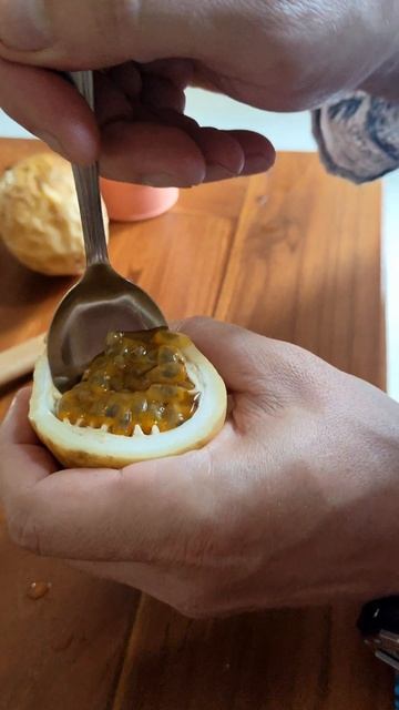 Санек, смотри, это маракуйя