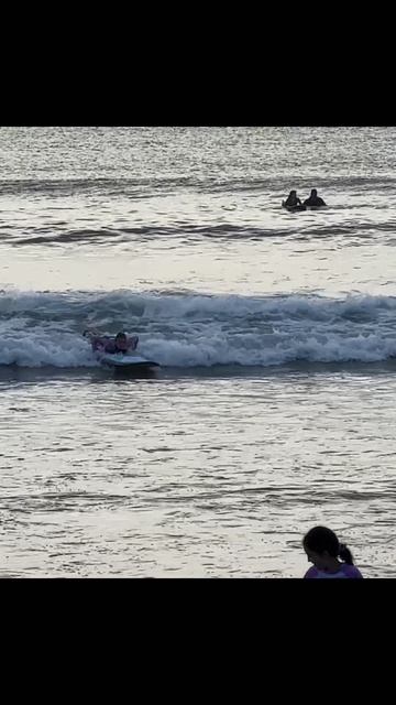 Научилась кататься на сёрфе