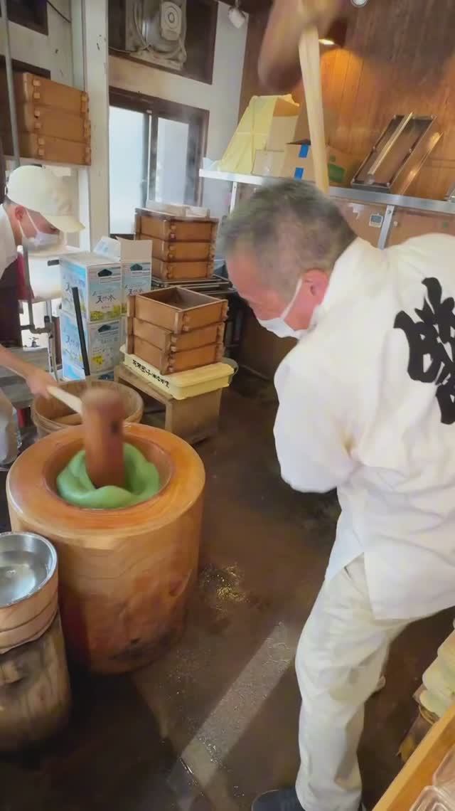 ИНТЕРЕСНО, сколько раз он получал по рукам? Японская кухня.