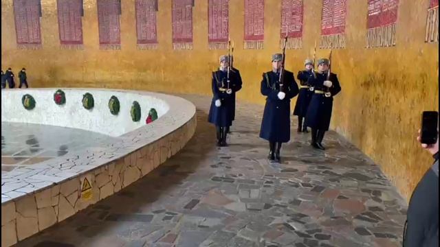 "Мамаев курган" днем. Волгоград 05 .02.2025. Почетный караул!