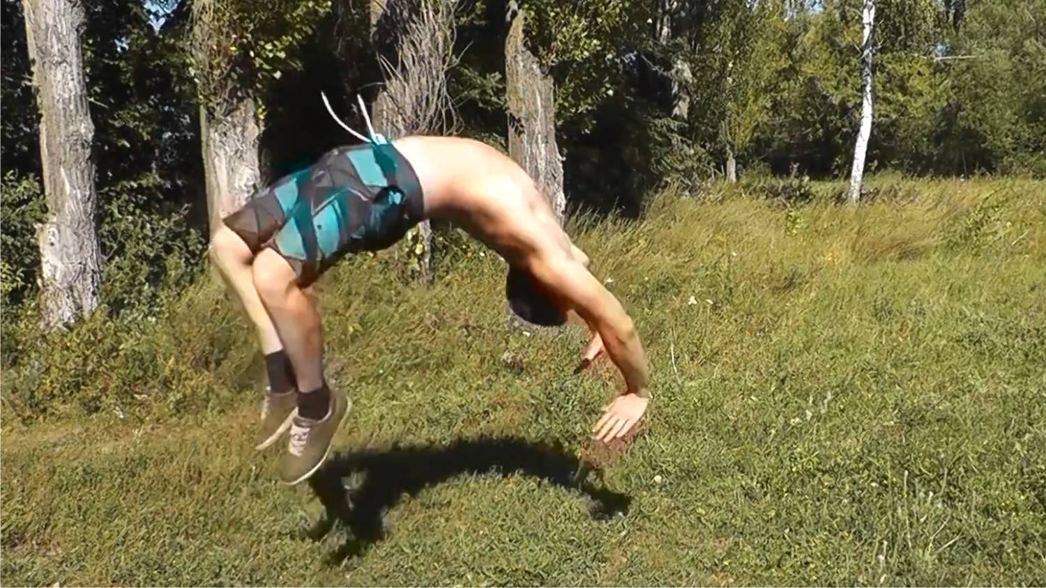 Фляк назад туториал как сделать handspring обучение акробатическим элементам. Сальто и акробатика.