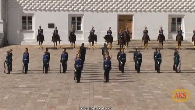 Развод пеших и конных караулов Президентского полка.