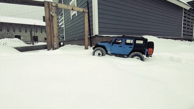 Покатушки возле дома на радиоуправляемом Jeep Wrangler JK Rubicon Full Custom 1/10