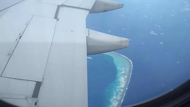 На самолёте над Мальдивами!Атоллы под крылом!