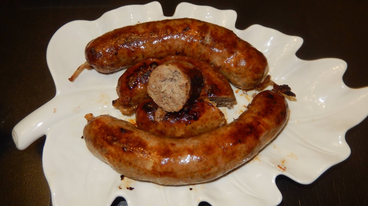 Рецепт. Самая вкусная Домашняя колбаса.  Охотничьи колбаски к пиву..перекус. Готовим дома..