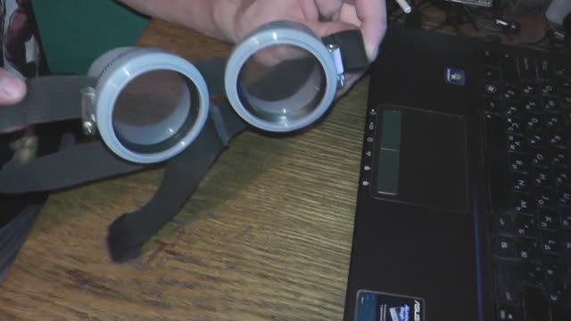 Защитные очки из трубы самоделка. Очки учёного, круглые как у миньонов. Сделай сам