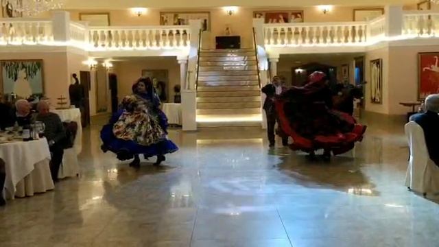 ЦЫГАНСКИЙ АНСАМБЛЬ  " ТЭРНЭ РОМА " !  ПОЁТ КЕМАЛОВ ШАНДРО !  ЛОДОЧКА  2024 г  Хабаровск .