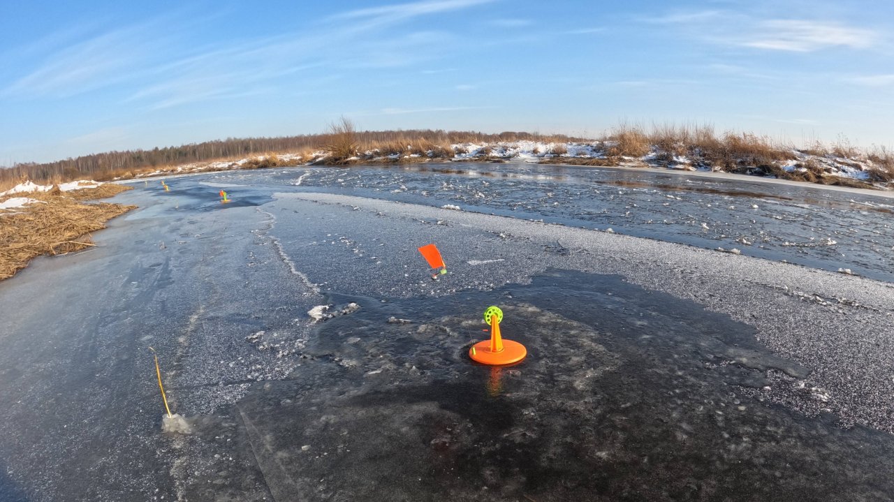 Первый лёд на речке! (1)