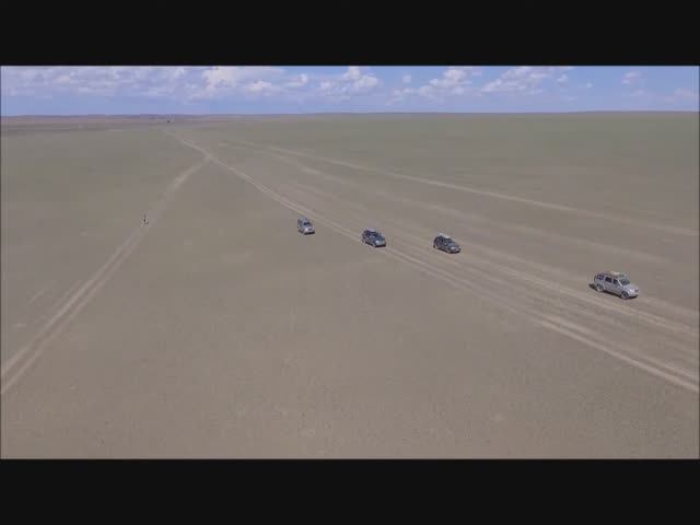 Алтай и Монголия (2/4): Граница в страну 40-ка полосных дорог