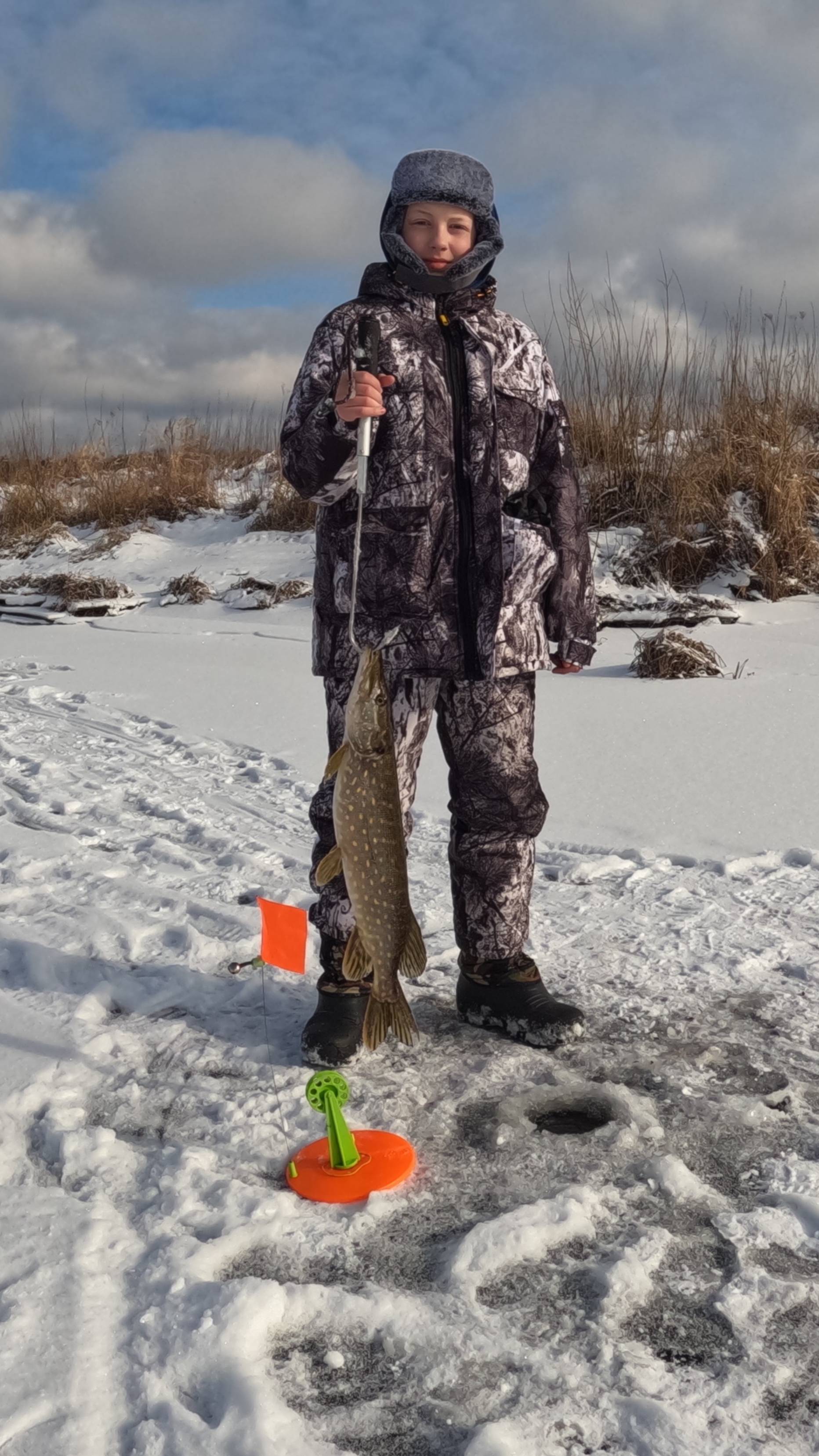 Первый лёд на речке! (3)