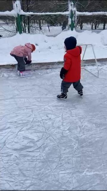 Ну не всем же быть фигуристами! Любимые внуки