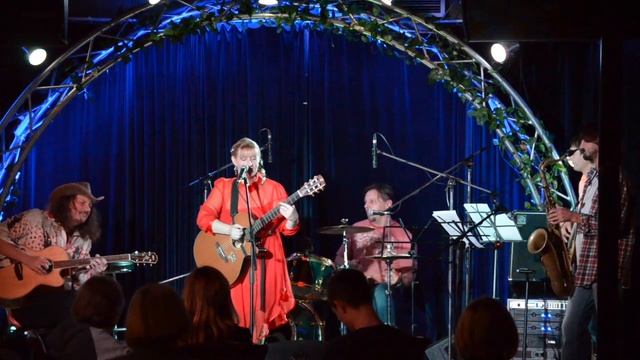 GuitarLady & The Big Lebowski 2015 - Mersedes Benz