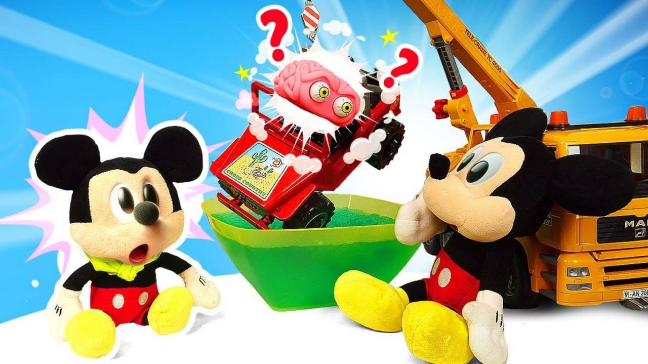 Доктор Мозг превратил машину Патрика в шоколадку!  Мягкие игрушки Микки Маус в видео для детей