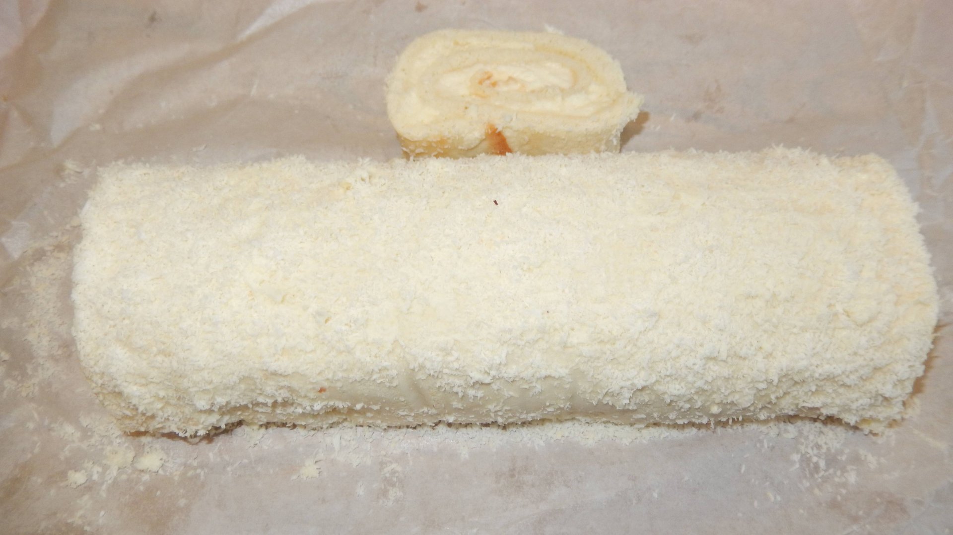 Рецепт. Рулет кокосово -  бисквитный,  с кокосовым кремом.   Кулинарим с Людмилой..