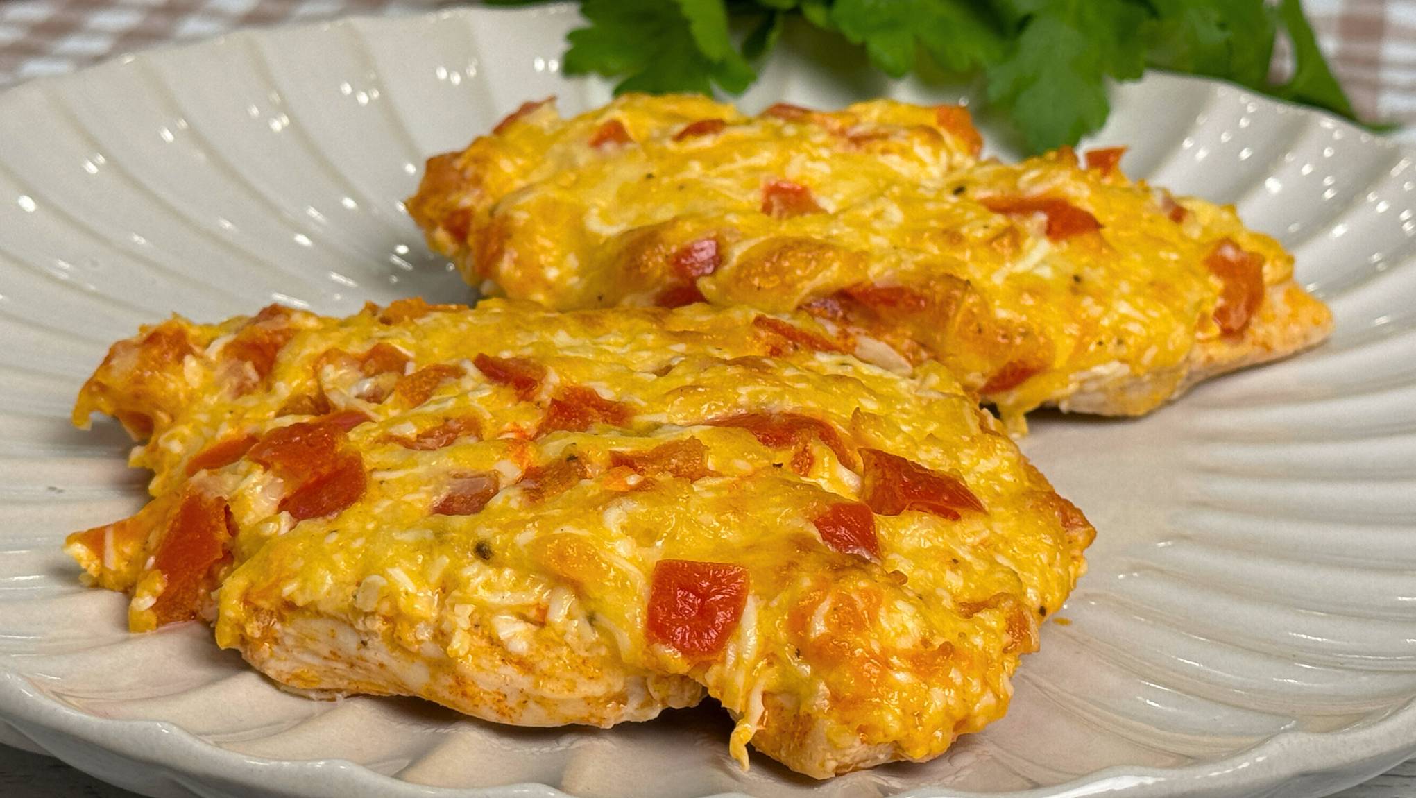 Приготовьте так куриное филе в духовке. Всегда получается СОЧНЫМ и нежным