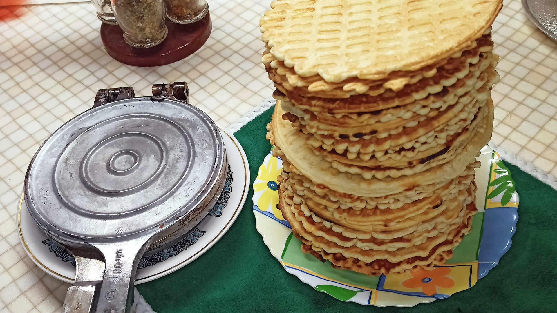 Вафли "Особые". Вафли на Воде в вафельнице .