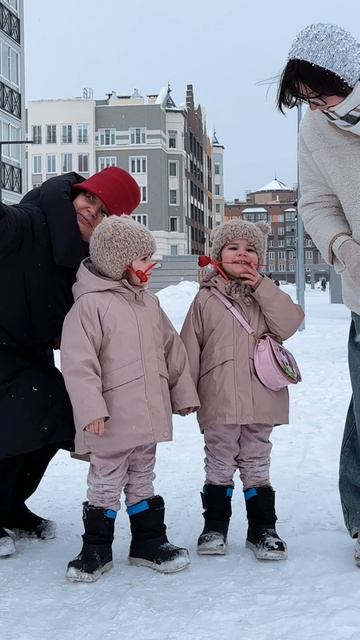 Любовь на экранах города ❤️