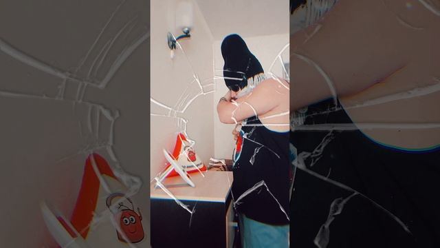 Опасное бритьё, как делать не надо