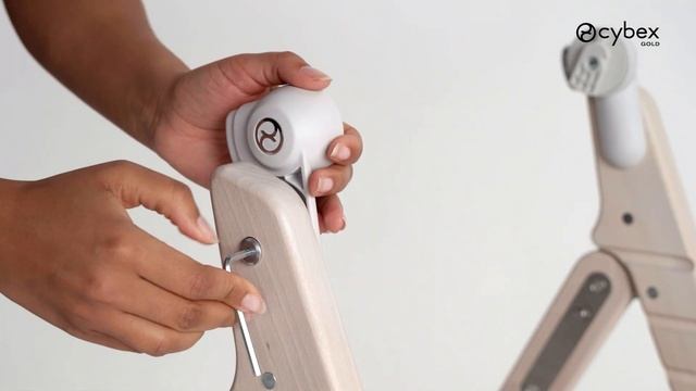 Как отсоединить шезлонг и комплект адаптеров от стульчика Click & Fold