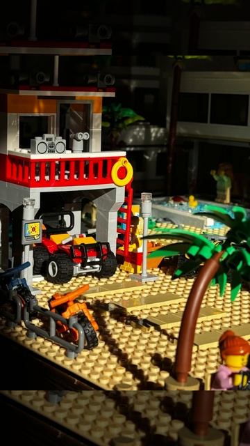 Лего город - спасение утопающего, напала акула