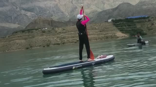 Скучаете по лету🌞✨Катание на сапах 🛶 Высоко в горах обзор озеро с птичьего полёта. 🏞️