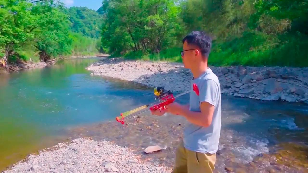 Классная Рыбалка с автоматической рогаткой и дротиками