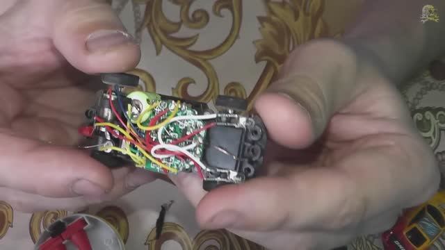 Самая маленькая машинка на радио управлении, как работает и что внутри у радиоуправляемой машины.