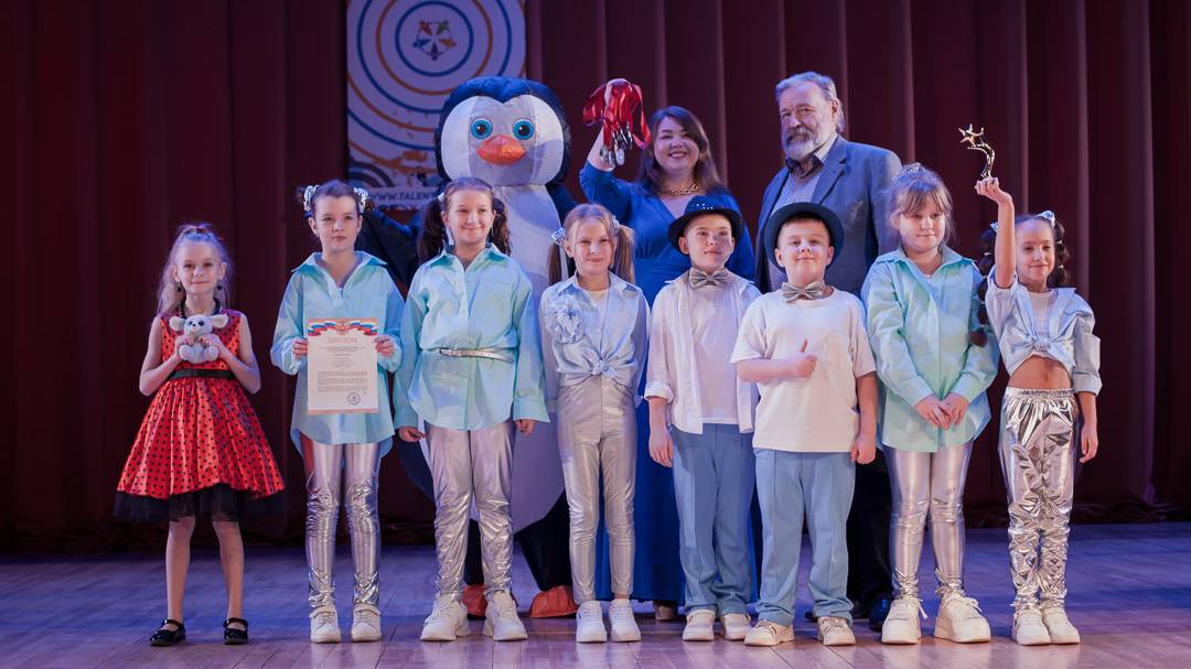 группа "Нотки" с песней "Волна"