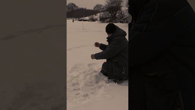 Катушка трещит