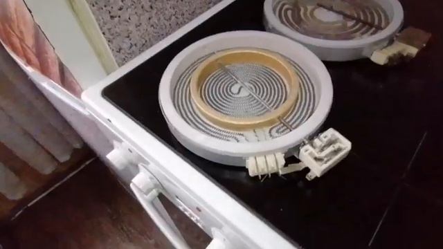 Слабо греется конфорка стеклокерамики. Ремонт электроплит Заринск телефон 8 929 399 54 32