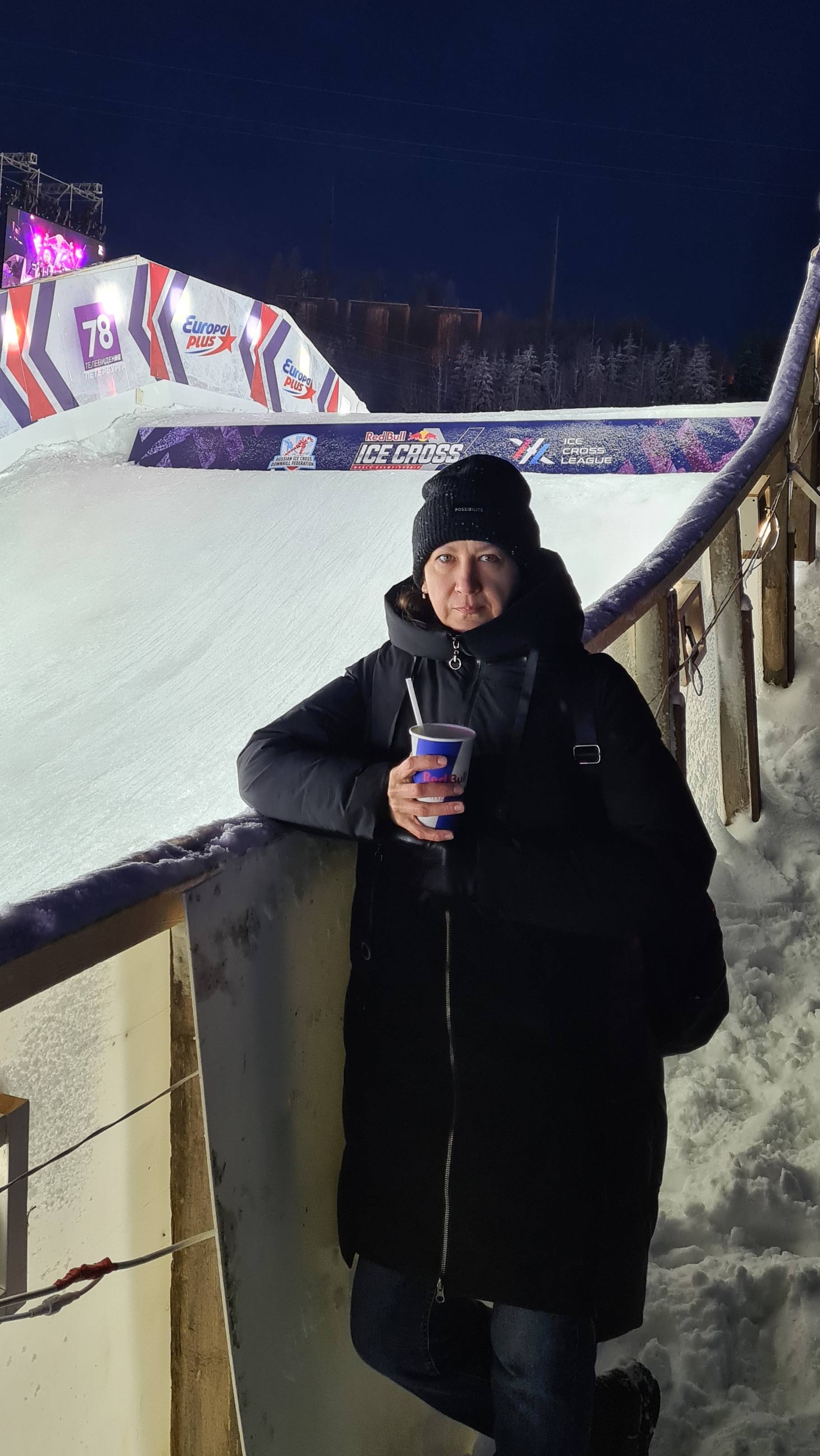 Соревнования по скоростному спуску на коньках в Игоре.