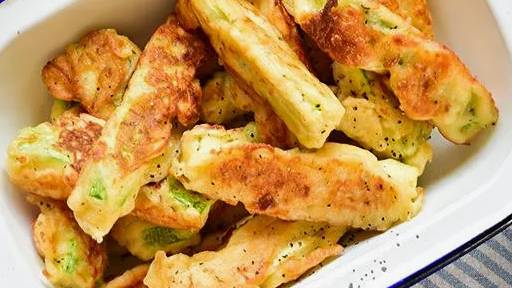 Цуккини в кляре с арахисом.