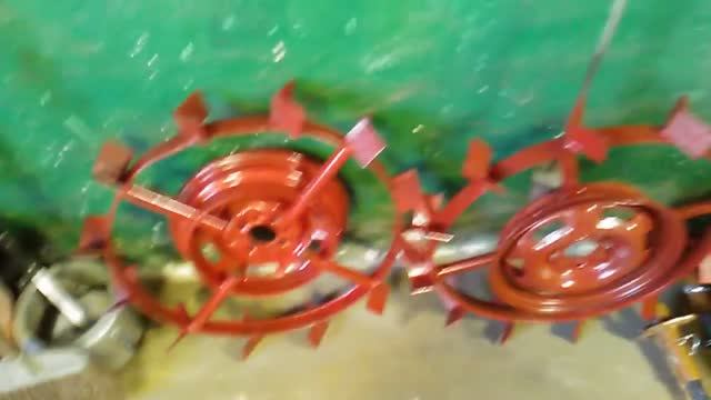 Самодельные грунтозацепы для окучивания картофеля.Homemade grapples..mp4