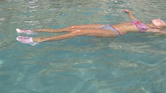 Я сама как рыба в Красном море!