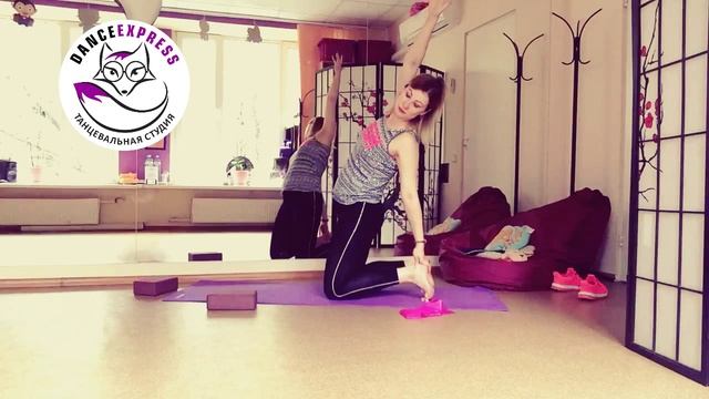 Йога в беременность тренировка №5 - сила рук и спины