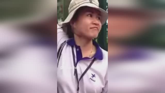 Путиной Путин - это ваш президент! Ржака! Смешная тайка-экскурсовод доводит туристов до истерики..