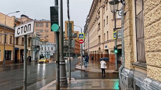 Москва под дождём ☔️✨ — прогулка сквозь грозу по Сретенке и Большой Лубянке | Атмосфера Июля