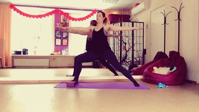 Йога в беременность 3й триместр - осознанность движений