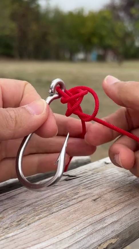 Как привязать крючок к леске с ушком узел на палец правильно и крепко схема на видео