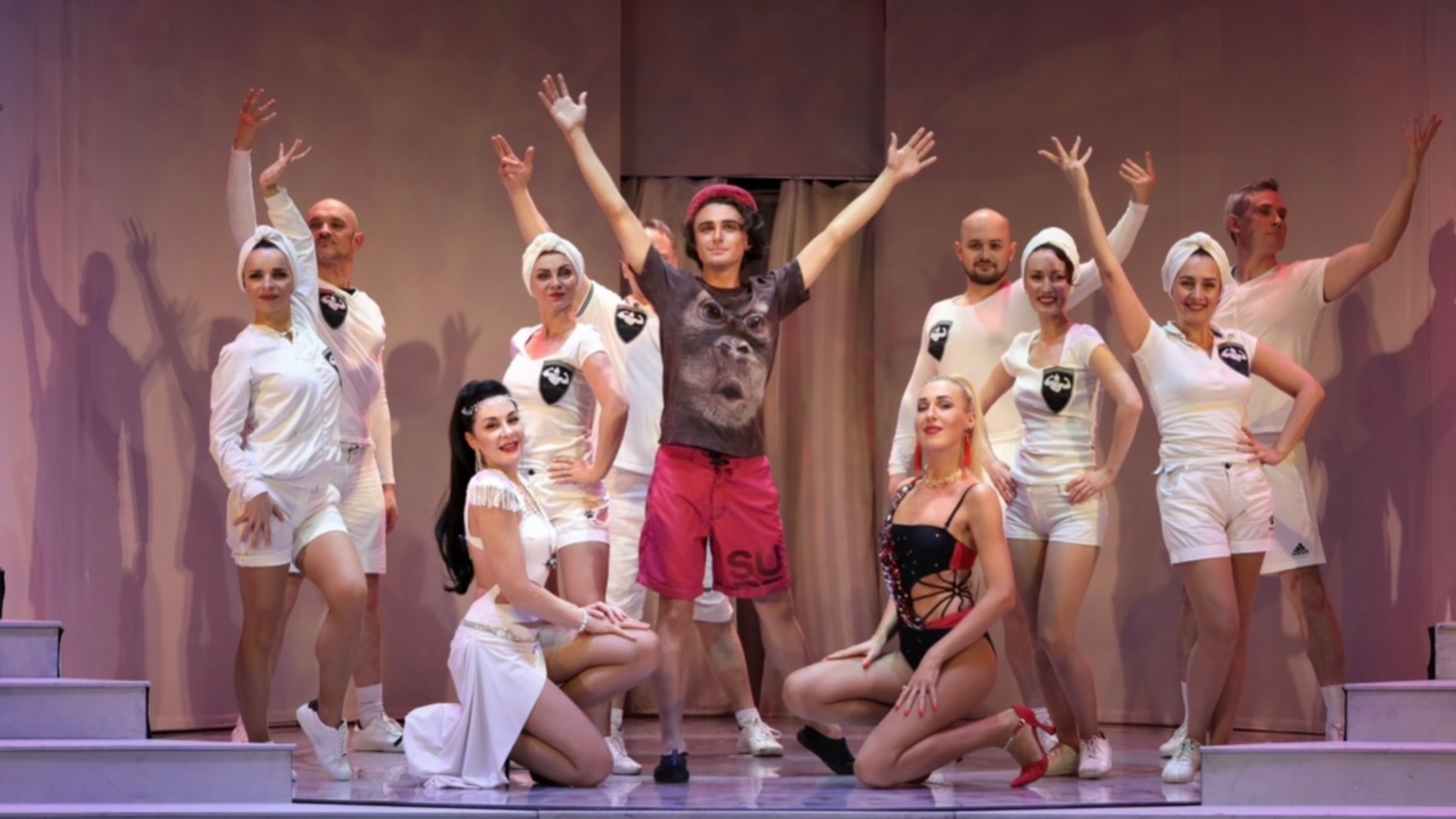 КОНТРТЕНОР СИЛАЕВ ПЛАТОН КУПЛЕТЫ ОРЕСТА «С МОИМИ БАРЫНЯМИ» «ДЗИНЬ-ЛЯ-ЛЯ»  ГЕЛИКОН ОПЕРА 20/02/25