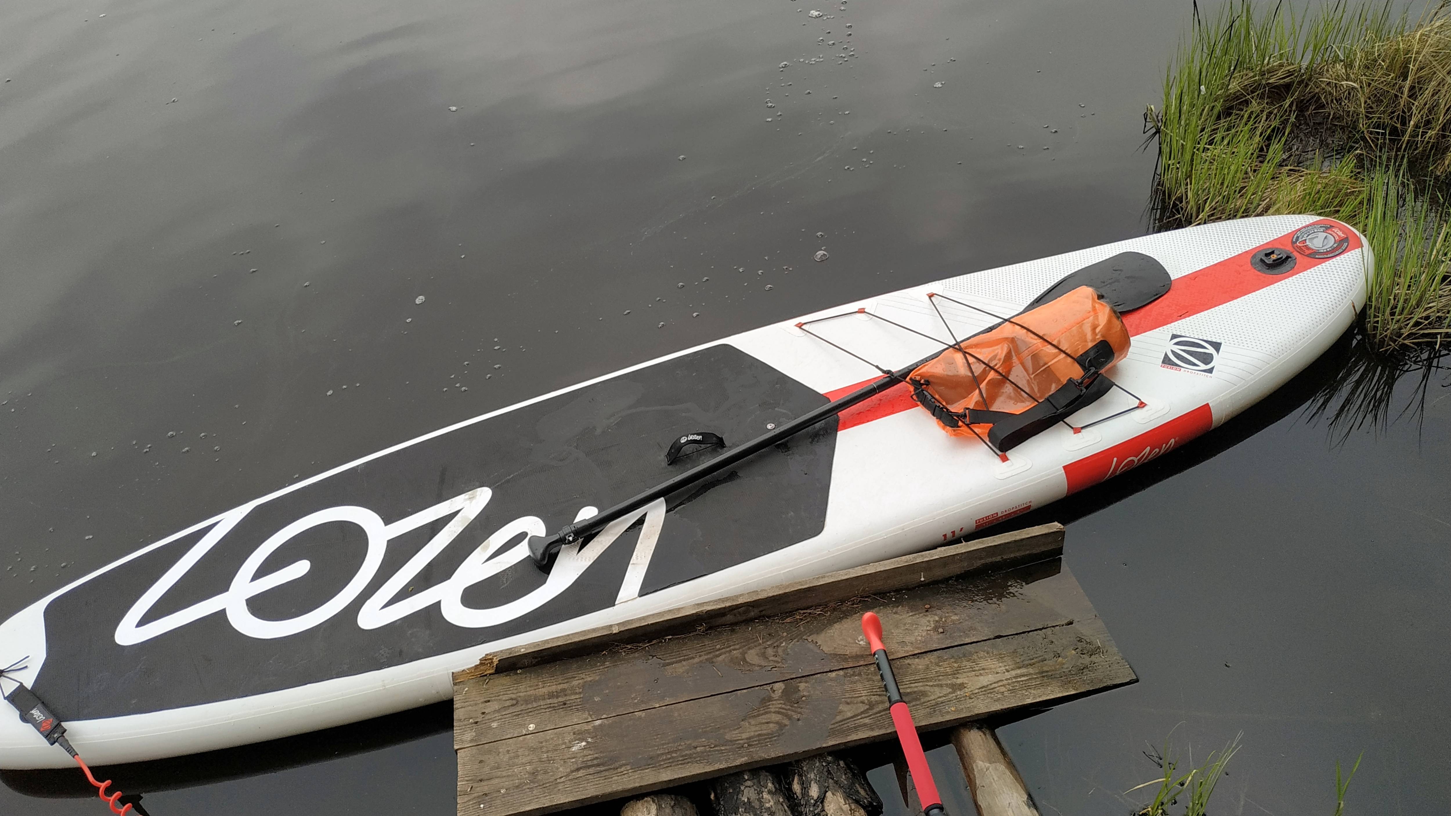 мини поход сплав на сапборде из красивой реки в большое озеро