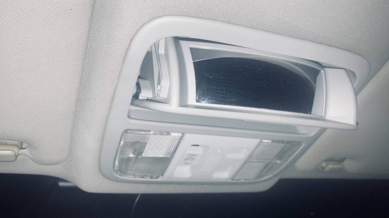 Демонстрация работы плафона салонного с очечником от Honda CR-V на Accord 7