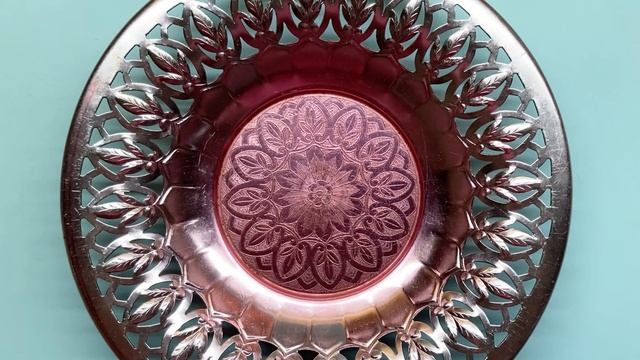 Красивая железная тарелка. Редкие вещи времён СССР (онлайн-музей, Барнаул)