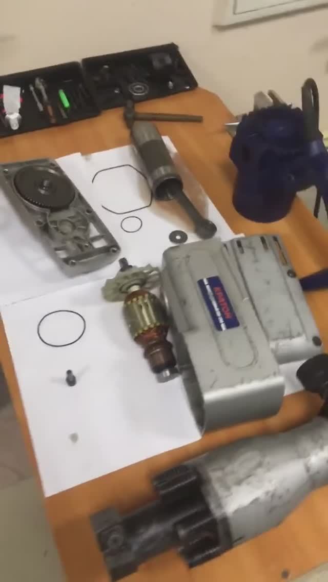 Отбойный молоток Кратон DHE-1700