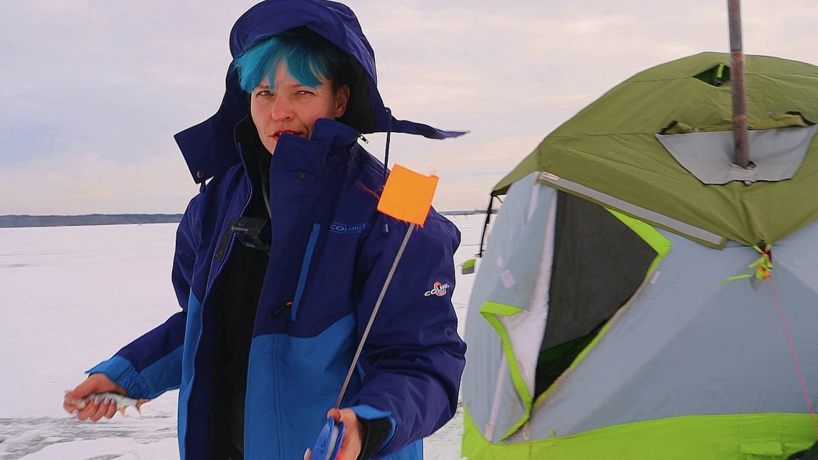 В уютной ПАЛАТКЕ на 2 НОЧИ! Ловлю на ПОПЛАВОК плотву и леща! #489