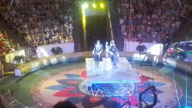 Акробаты на роликах