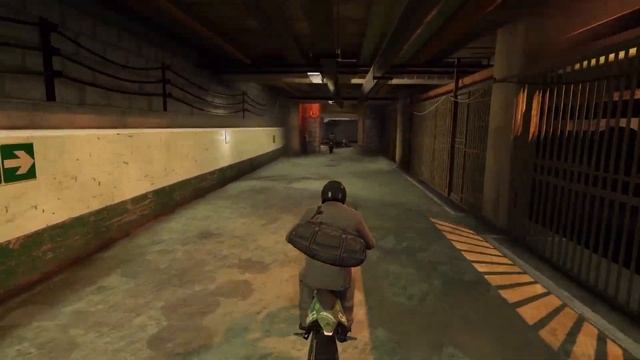 Jewelry store robbery. How to get away from the police chase?